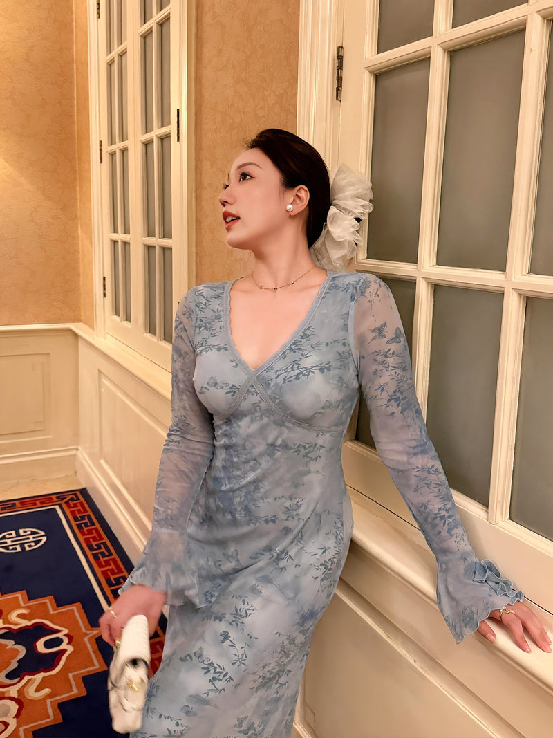 A Vintage Style Dress with Delicate Timeless Details