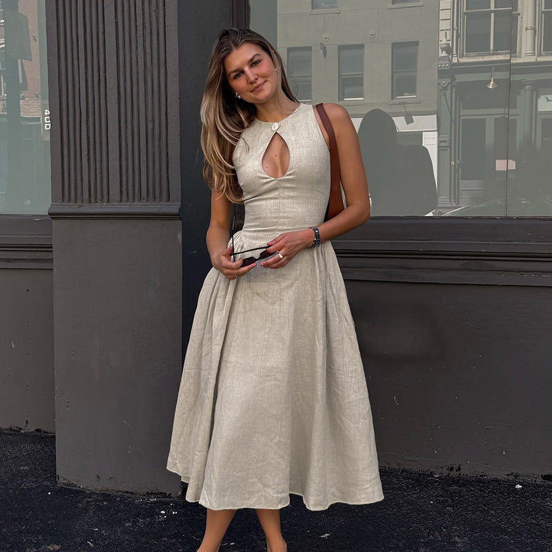 Beautifully Finished Dress in a Timeless Design