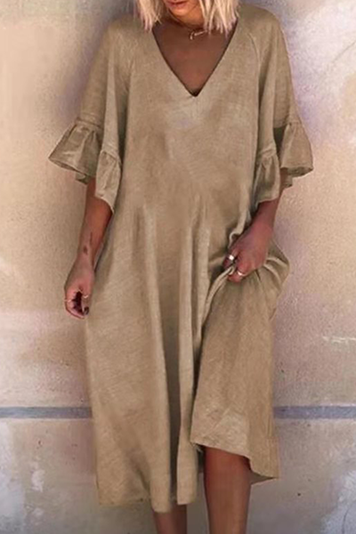 Classic Vintage Dress with a Flattering Fit