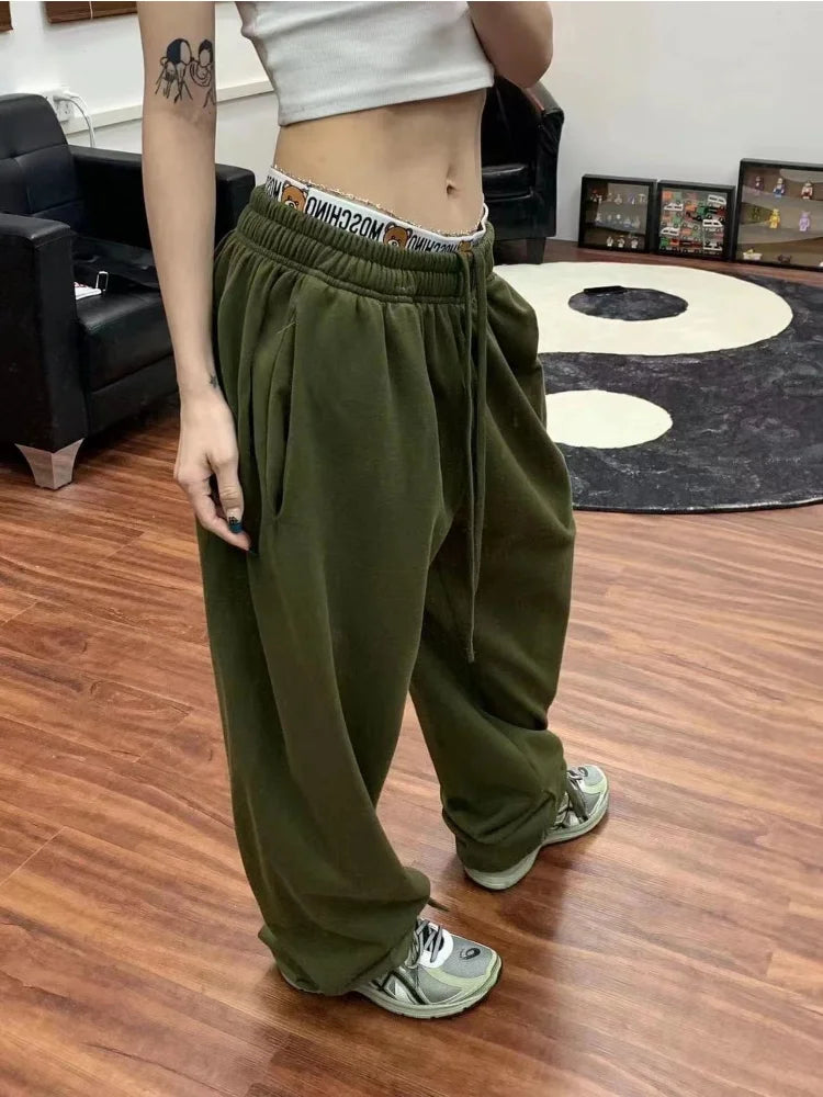 Elegantly Styled Pants for Everyday Wear