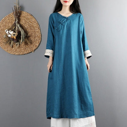 Beautifully Finished Dress in a Timeless Design