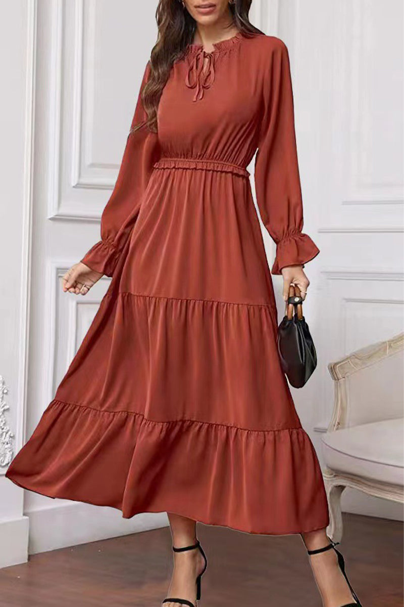 Beautifully Finished Dress in a Timeless Design
