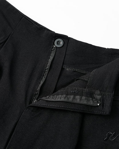 Well Tailored Pants with a Graceful Silhouette