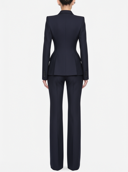 Polished Trousers with an Effortless Classic Look