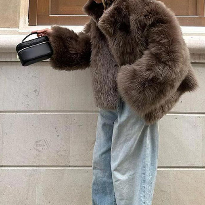 Effortlessly Elegant Coat with a Timeless Design