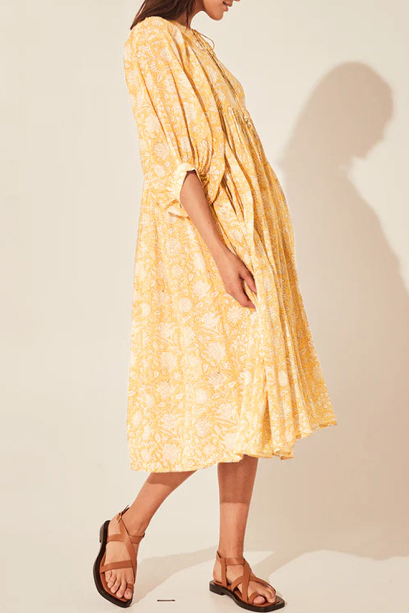 Classic Vintage Dress with a Flattering Fit