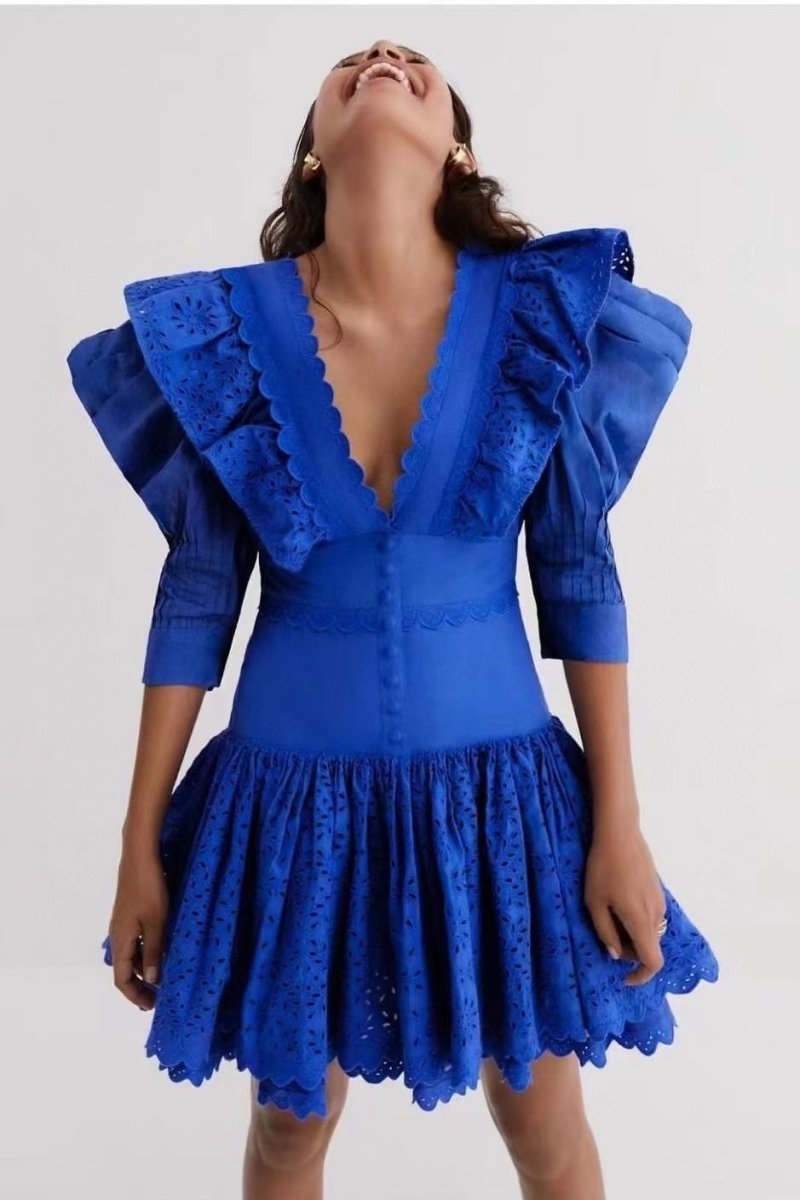 Classic Vintage Dress with a Flattering Fit
