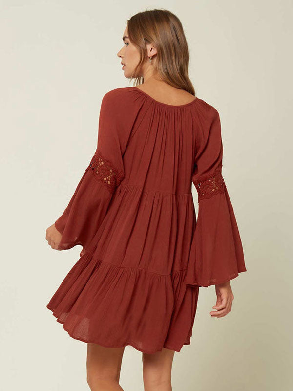Effortlessly Elegant Dress with a Timeless Design