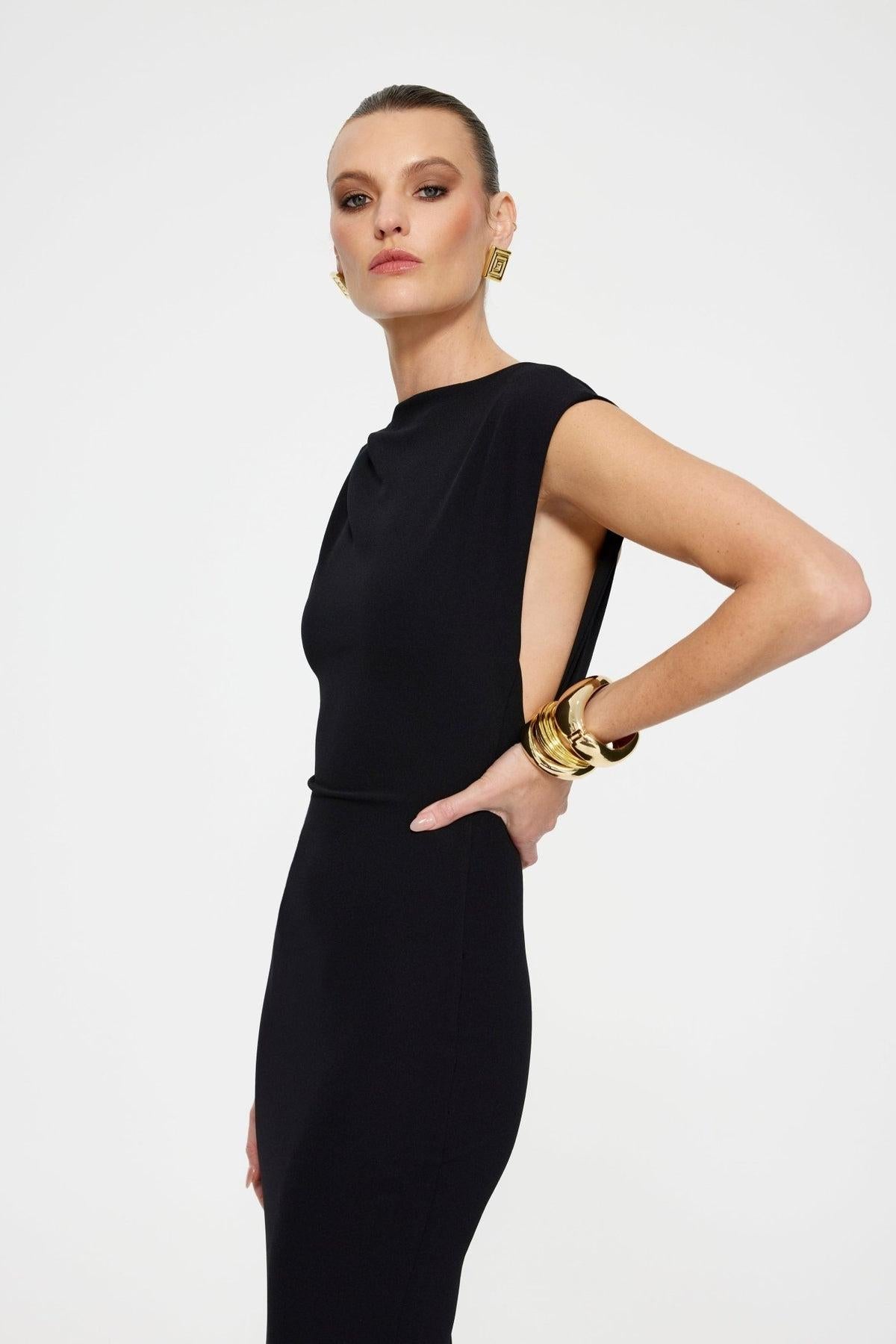 Effortlessly Elegant Dress with a Timeless Design
