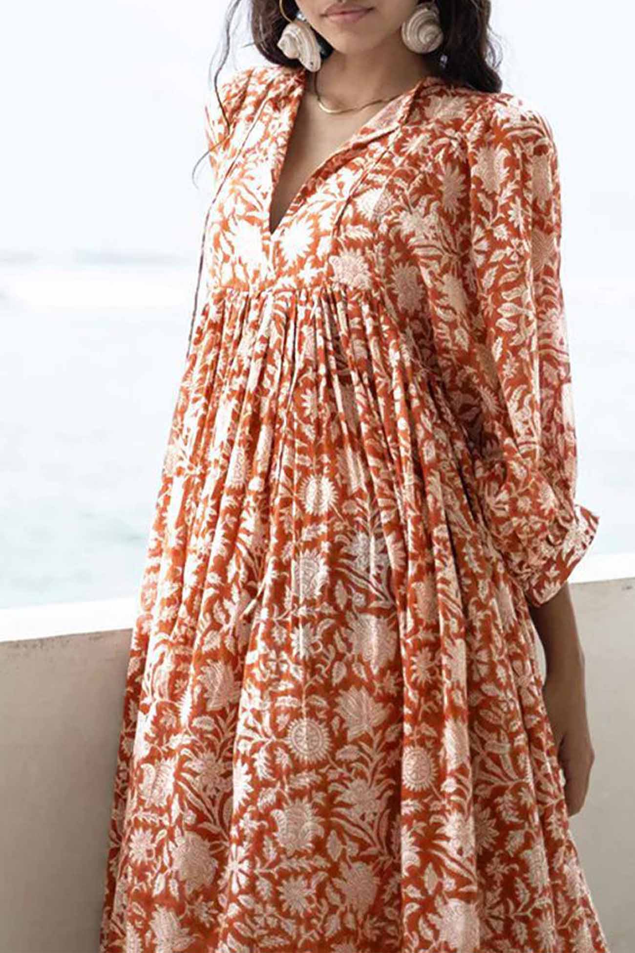 Beautifully Crafted Dress in a Classic Style