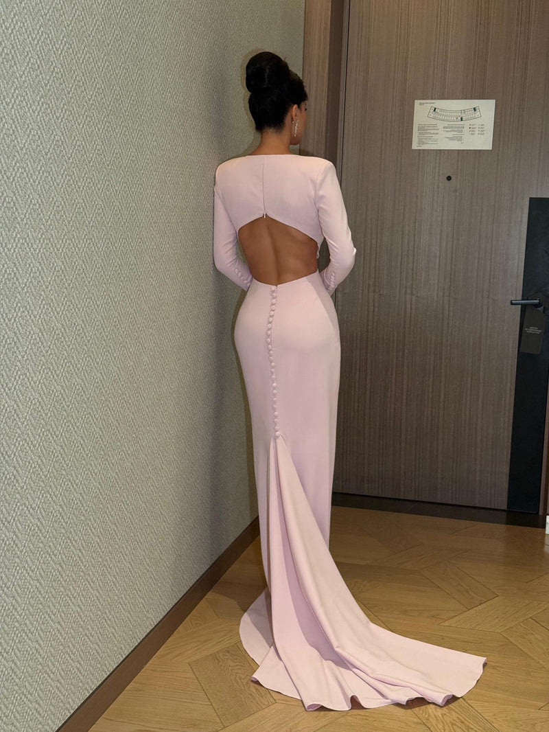 Well Tailored Garment with a Graceful Silhouette