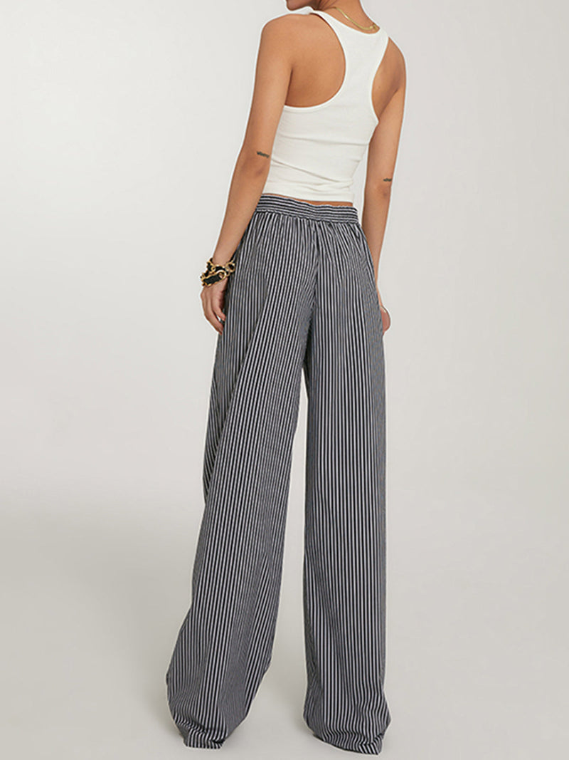Effortlessly Elegant Pants with a Timeless Design
