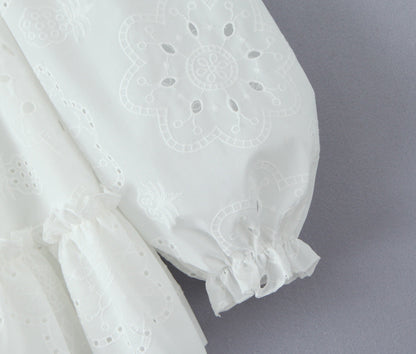 Effortlessly Elegant Dress with a Timeless Design