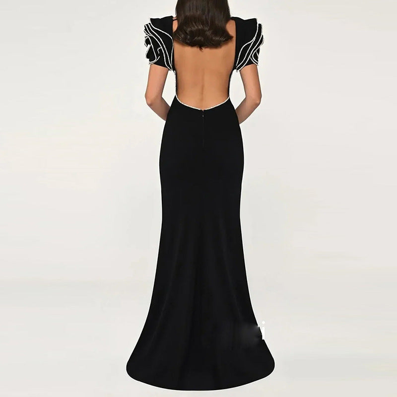 Beautifully Finished Dress in a Timeless Design
