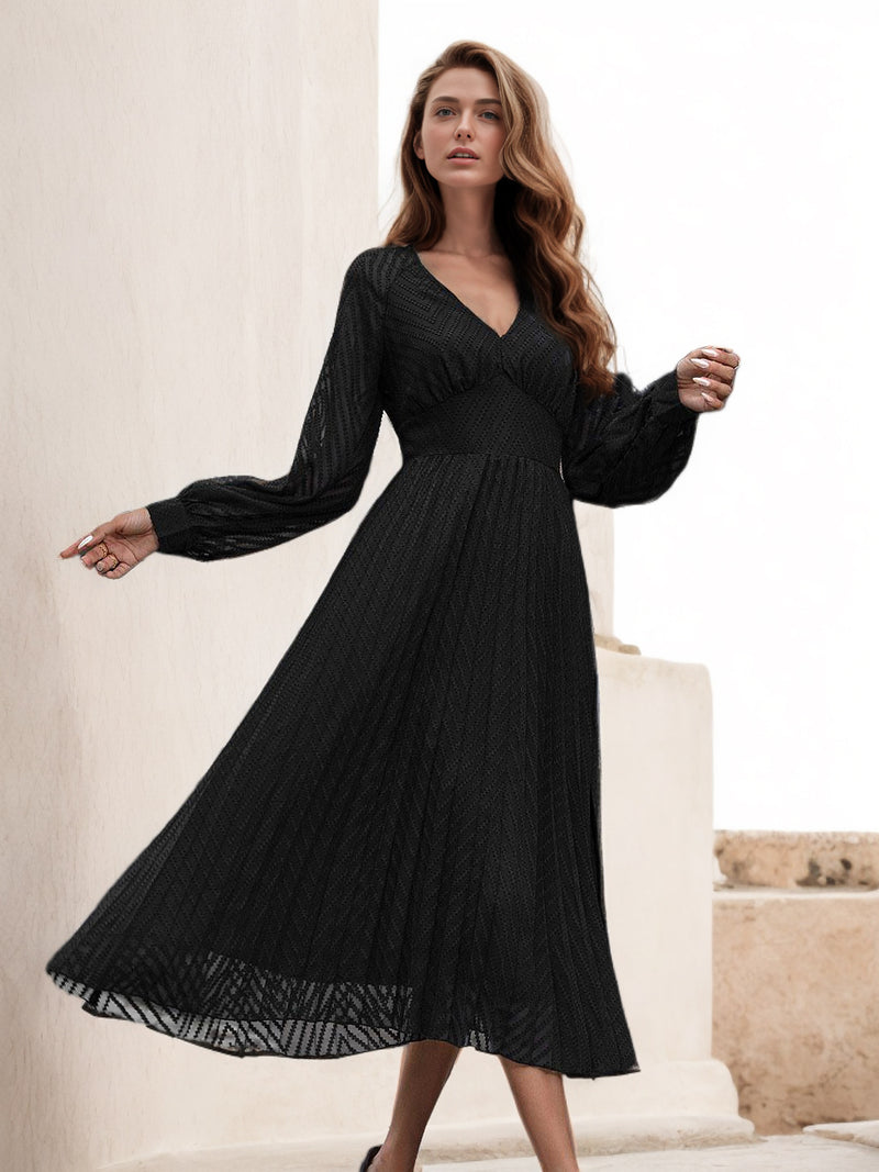 Beautifully Finished Dress in a Timeless Design