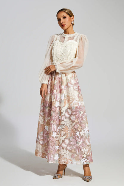 Well Tailored Dress with a Graceful Silhouette