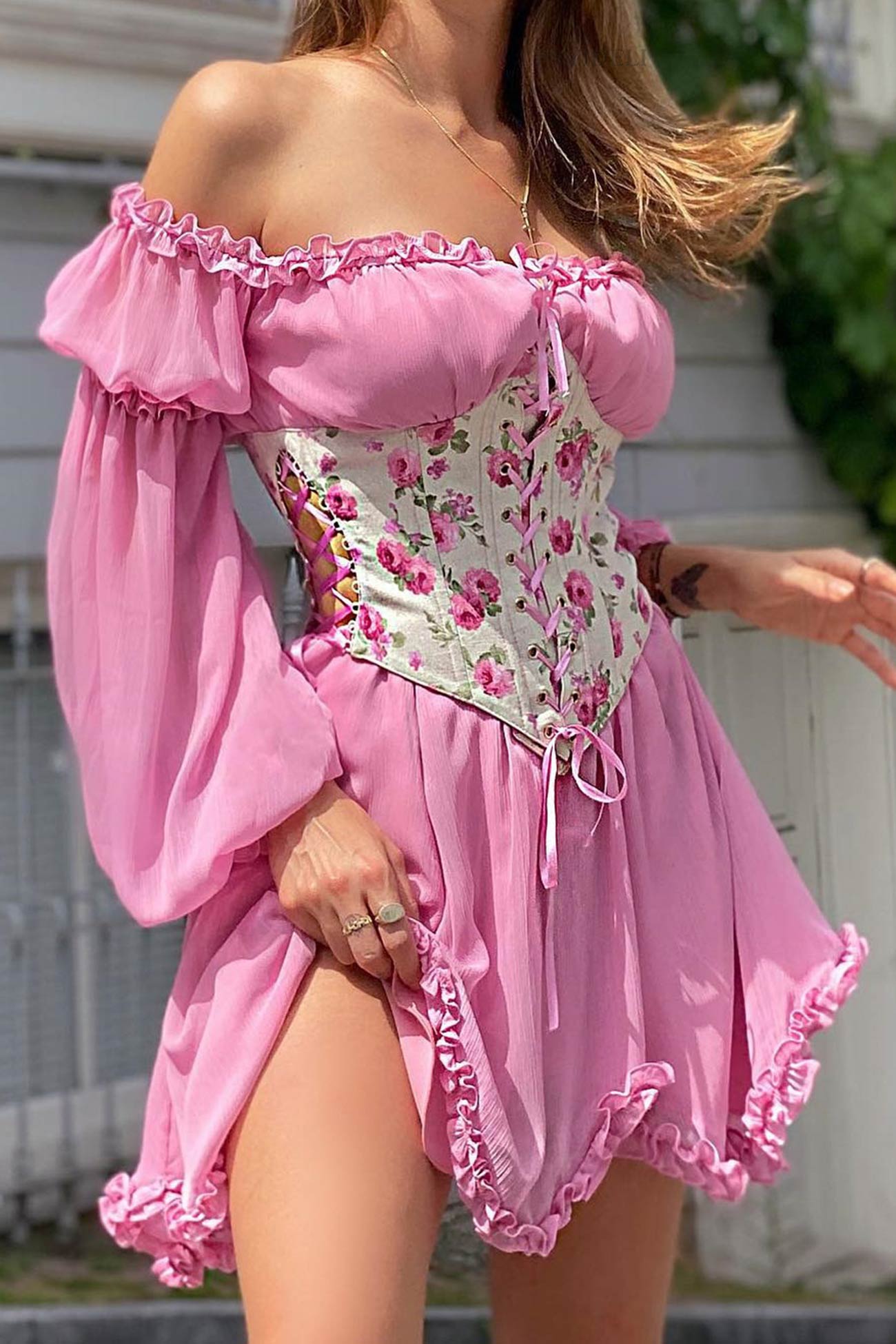 Beautifully Finished Dress in a Timeless Design