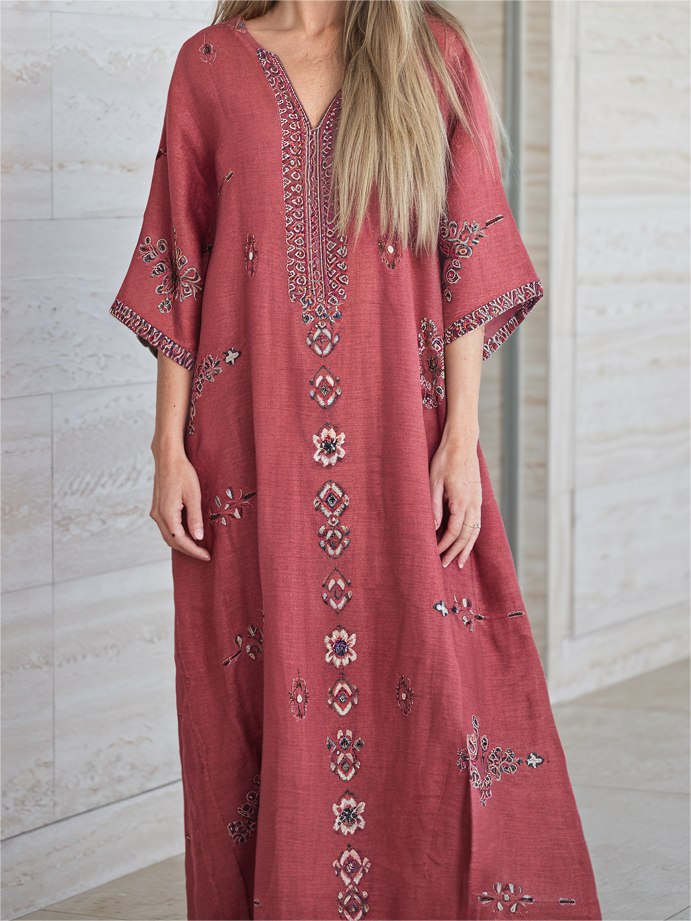 Gracefully Styled Dress for Any Occasion