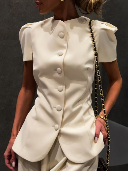 Well Tailored Pants with a Graceful Silhouette
