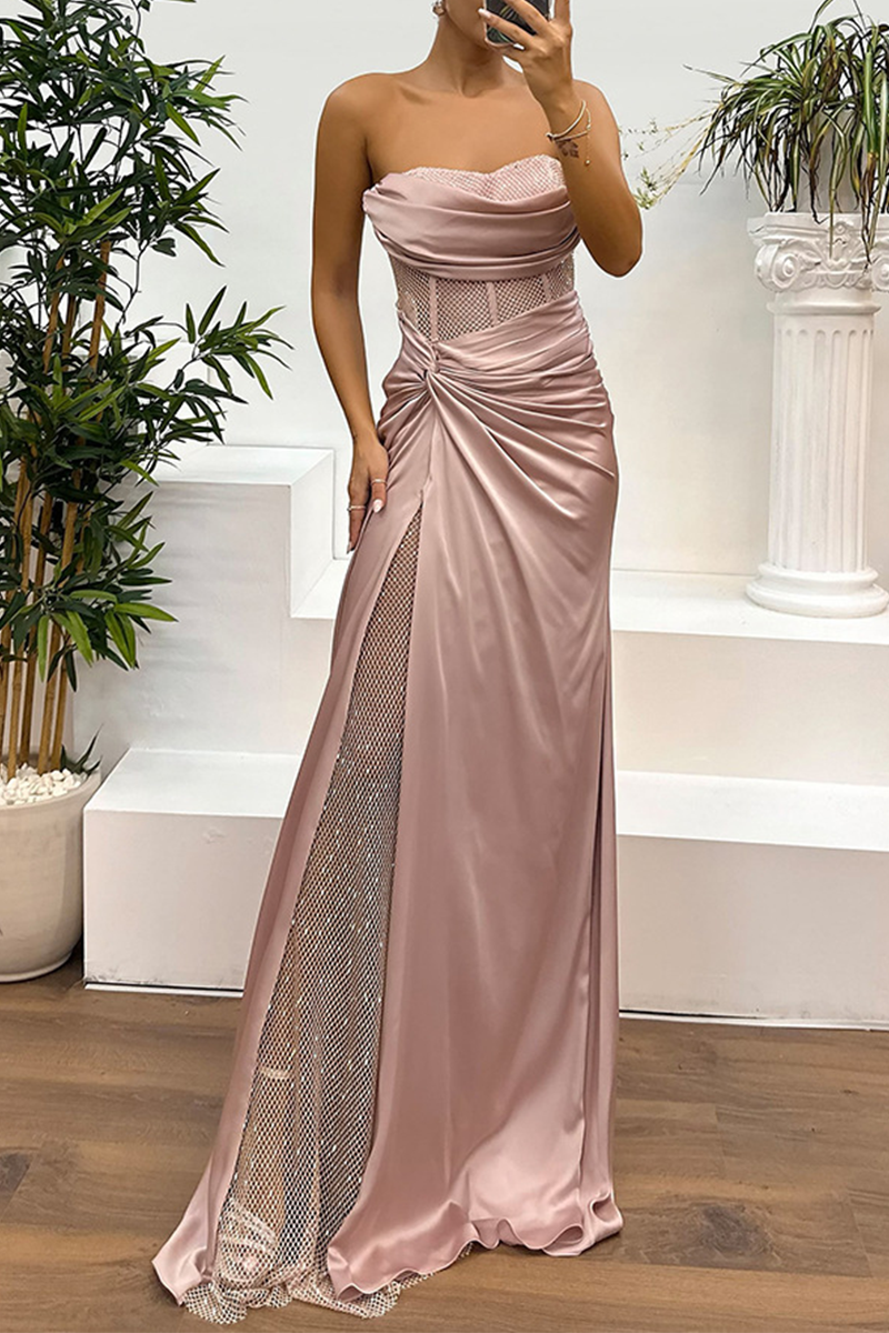 Well Tailored Dress with a Graceful Silhouette