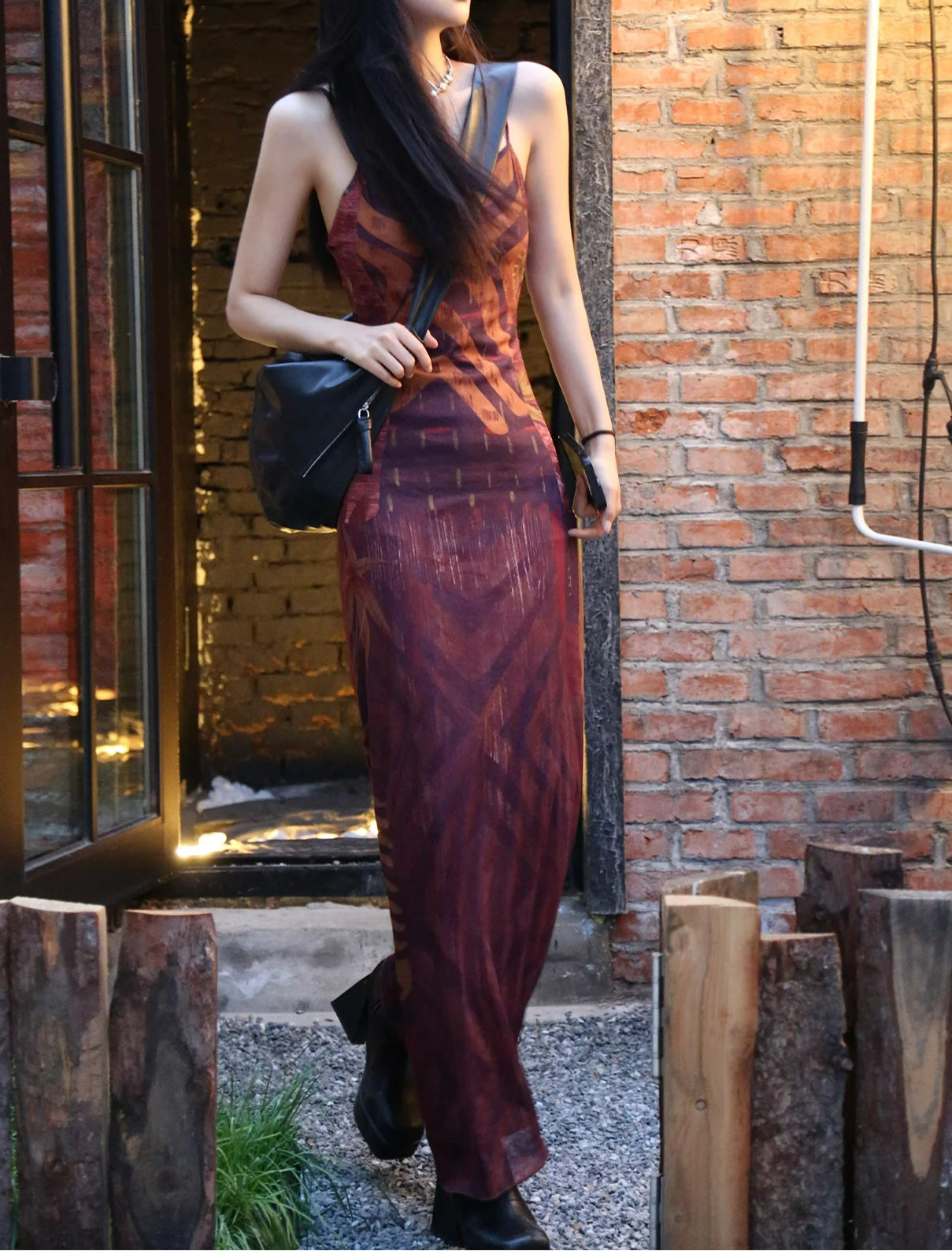 Effortlessly Elegant Dress with a Timeless Design