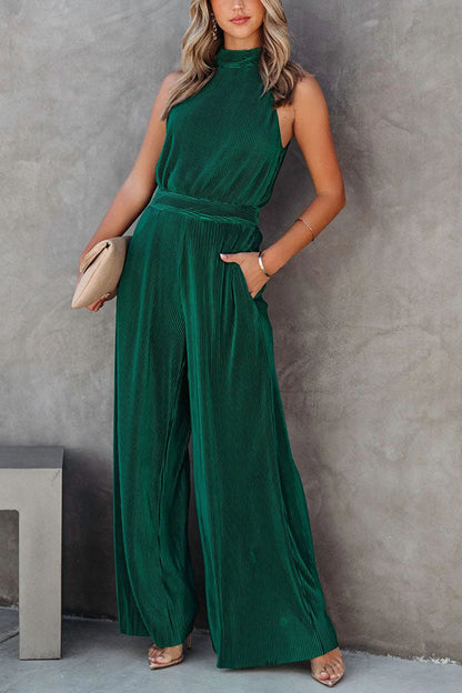 Well Tailored Garment with a Graceful Silhouette