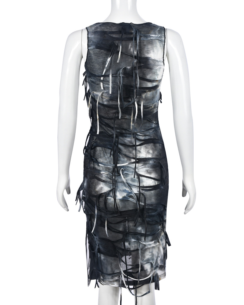 Well Tailored Dress with a Graceful Silhouette