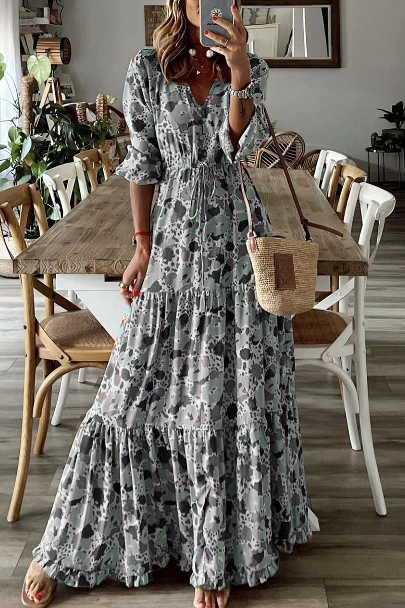 Classic Vintage Dress with a Flattering Fit