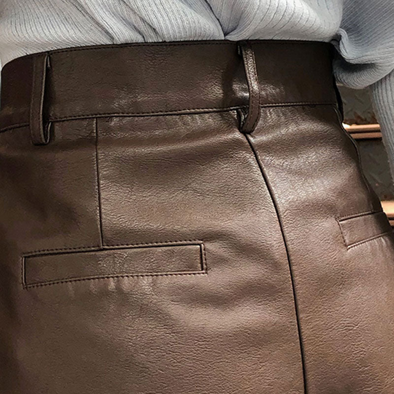 Well Tailored Pants with a Graceful Silhouette