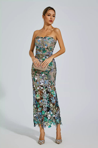 Gracefully Styled Dress for Any Occasion