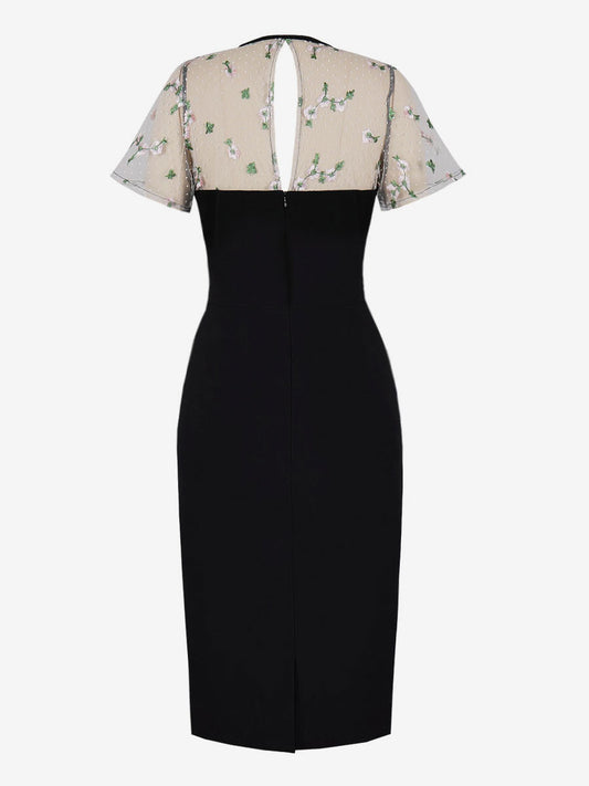 Beautifully Crafted Dress in a Classic Style