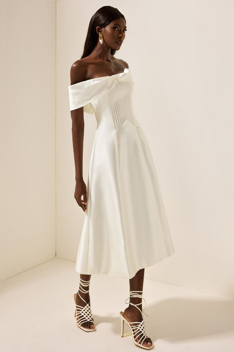 Polished Dress with an Effortless Classic Look