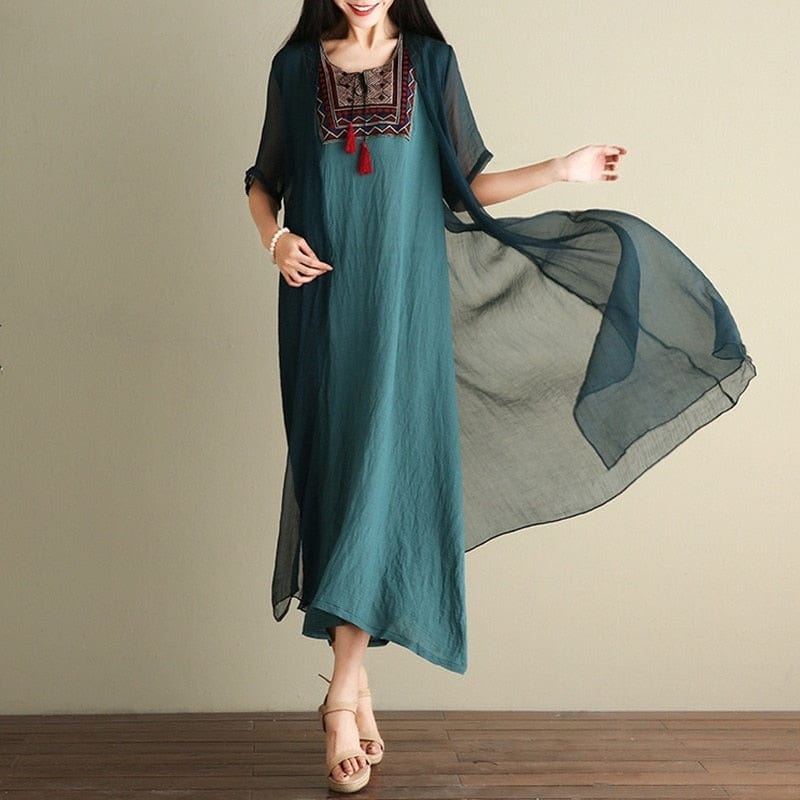 Beautifully Finished Dress in a Timeless Design