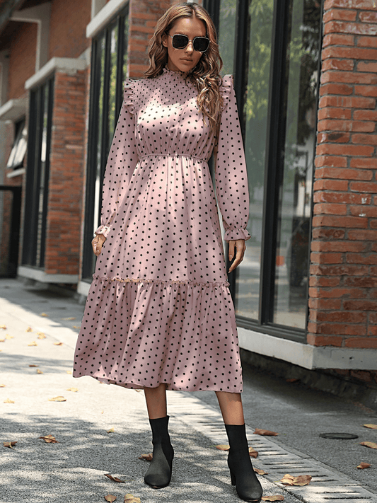 Effortlessly Elegant Dress with a Timeless Design