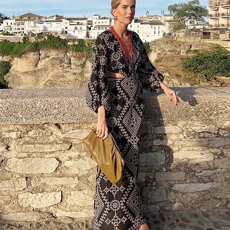 Effortlessly Elegant Dress with a Timeless Design
