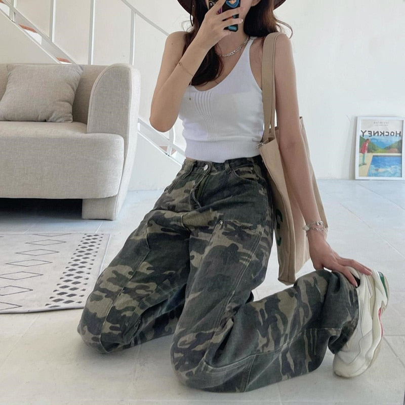 Classic Vintage Pants with a Flattering Fit