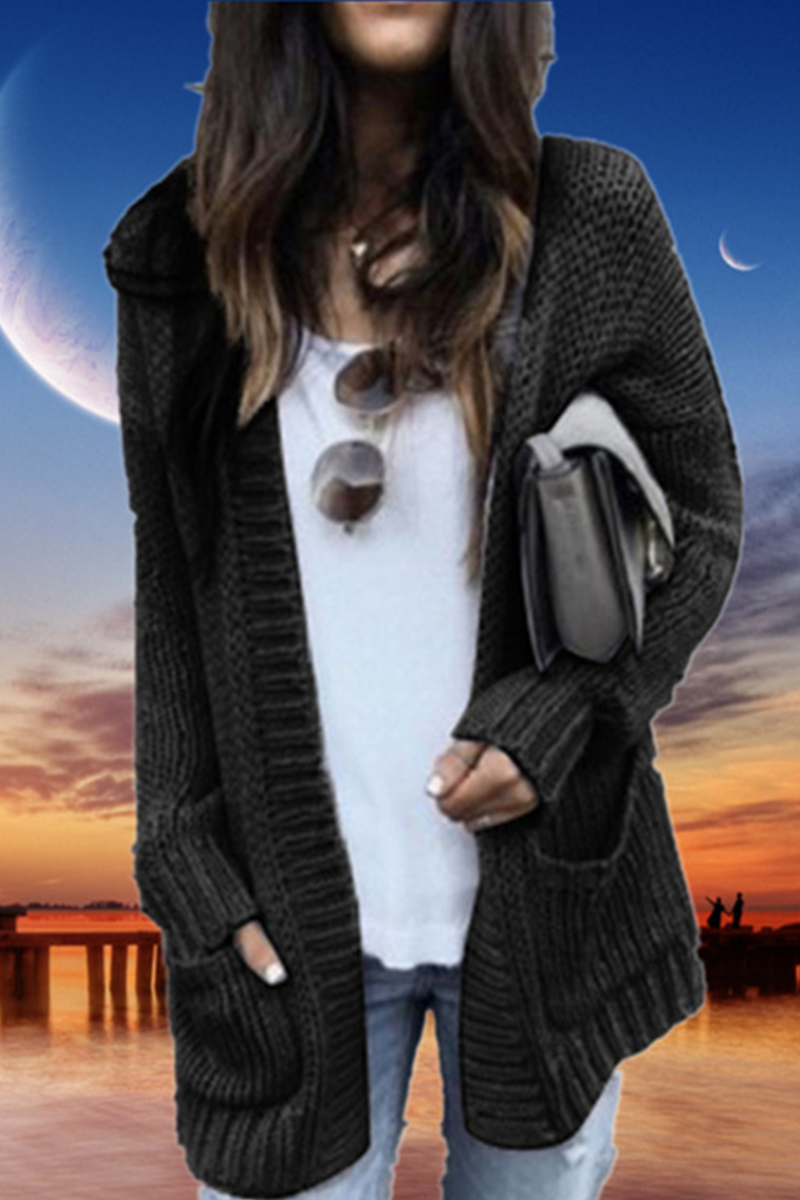 Well Tailored Cardigan with a Graceful Silhouette