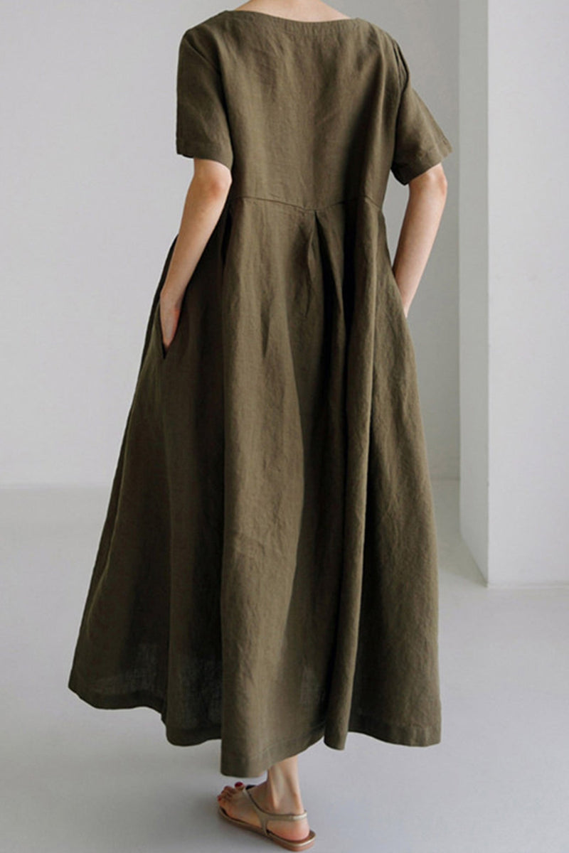 Sophisticated Dress with a Clean Classic Look