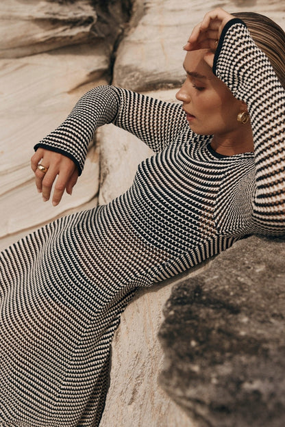 Classic Vintage Dress with a Flattering Fit