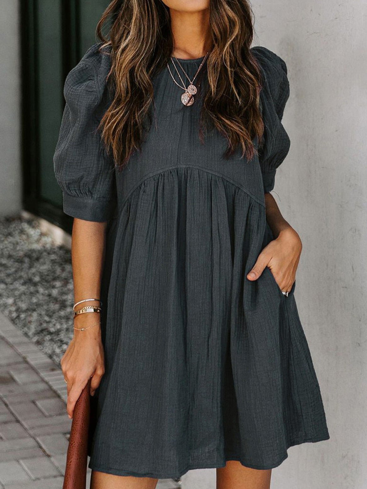 Beautifully Finished Dress in a Timeless Design