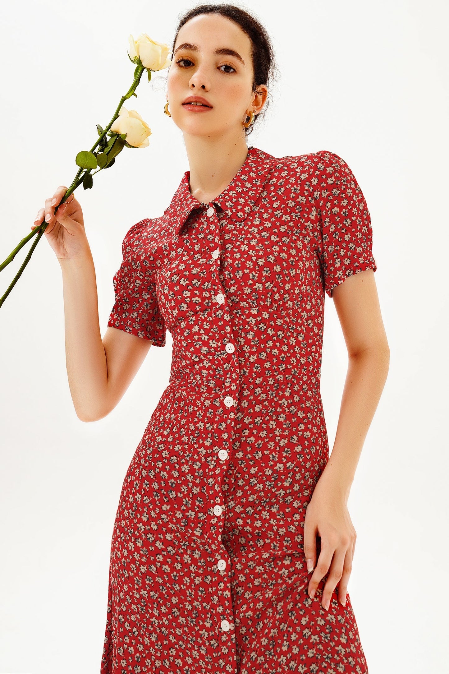 Effortlessly Elegant Dress with a Timeless Design