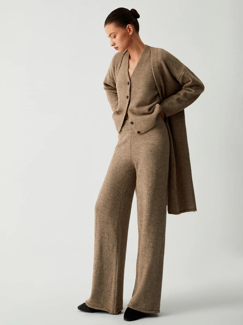 Gracefully Styled Cardigan for Any Occasion
