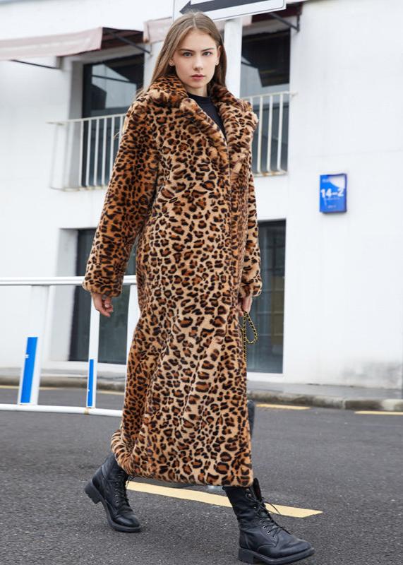 Beautifully Finished Coat in a Timeless Design