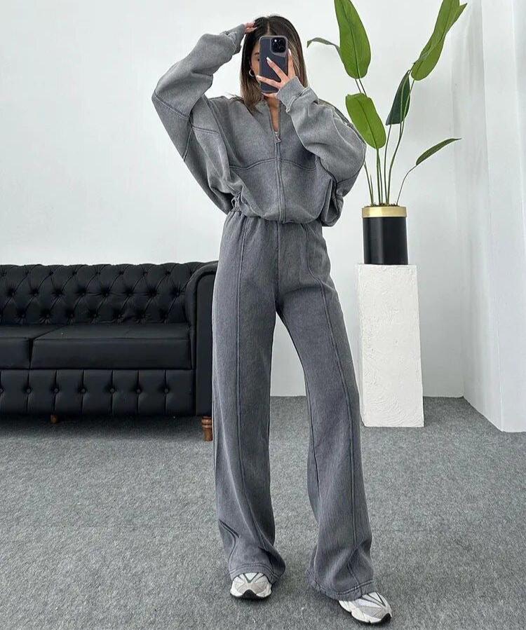 Effortlessly Elegant Garment with a Timeless Design