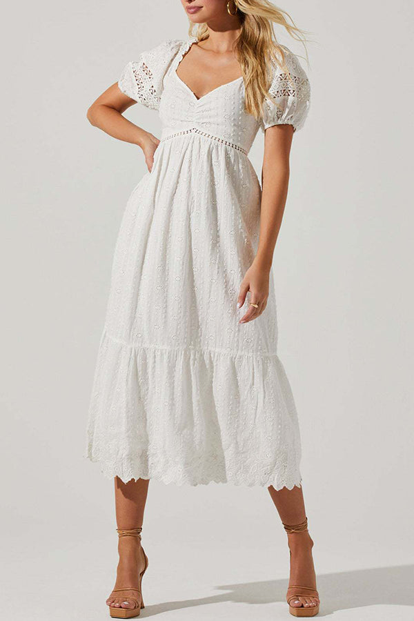 Effortlessly Elegant Dress with a Timeless Design