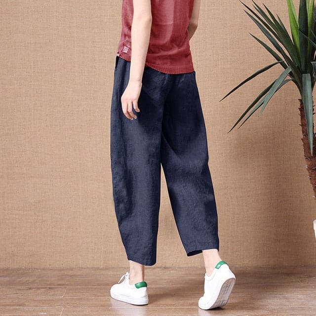Elegantly Styled Trousers for Everyday Wear