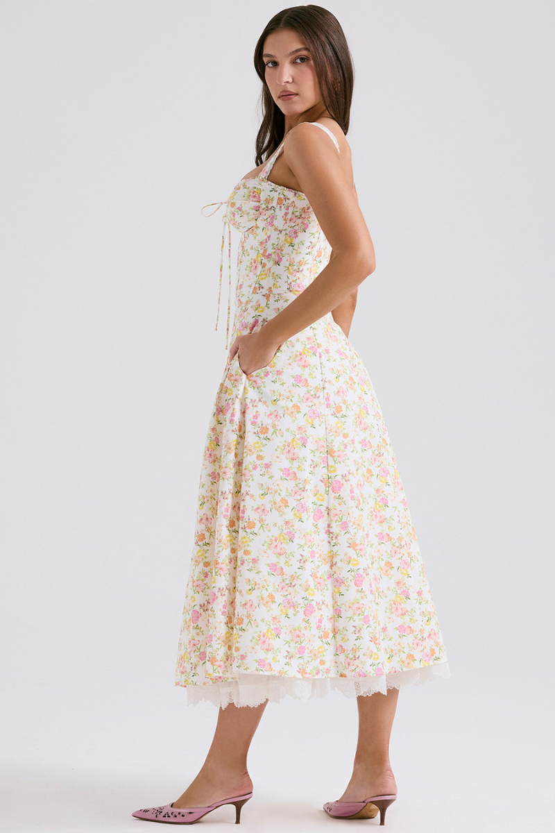 Beautifully Crafted Dress in a Classic Style