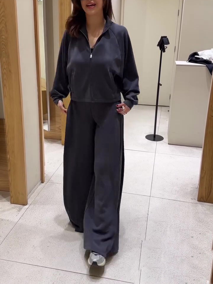 Sophisticated Pants with a Clean Classic Look
