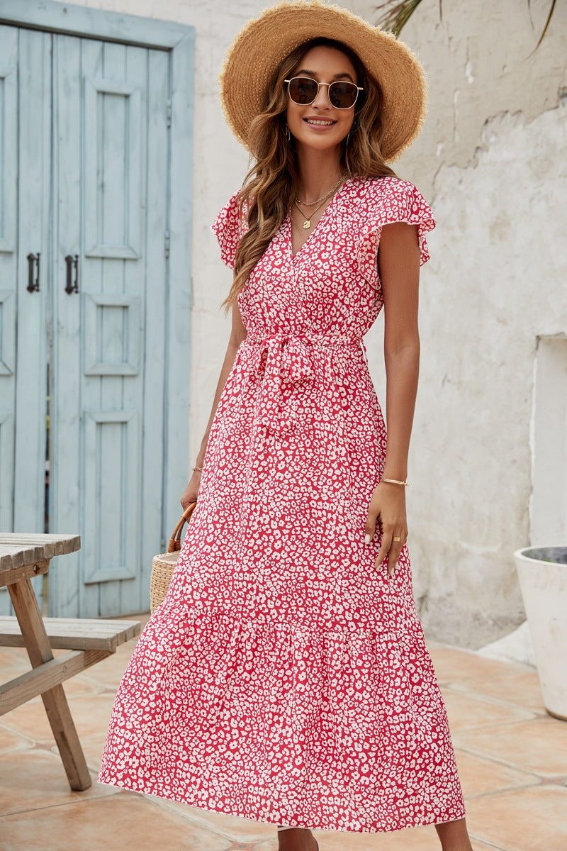 Effortlessly Elegant Dress with a Timeless Design