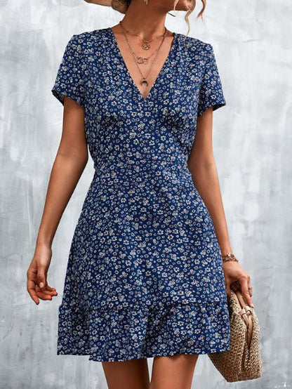 Beautifully Finished Dress in a Timeless Design
